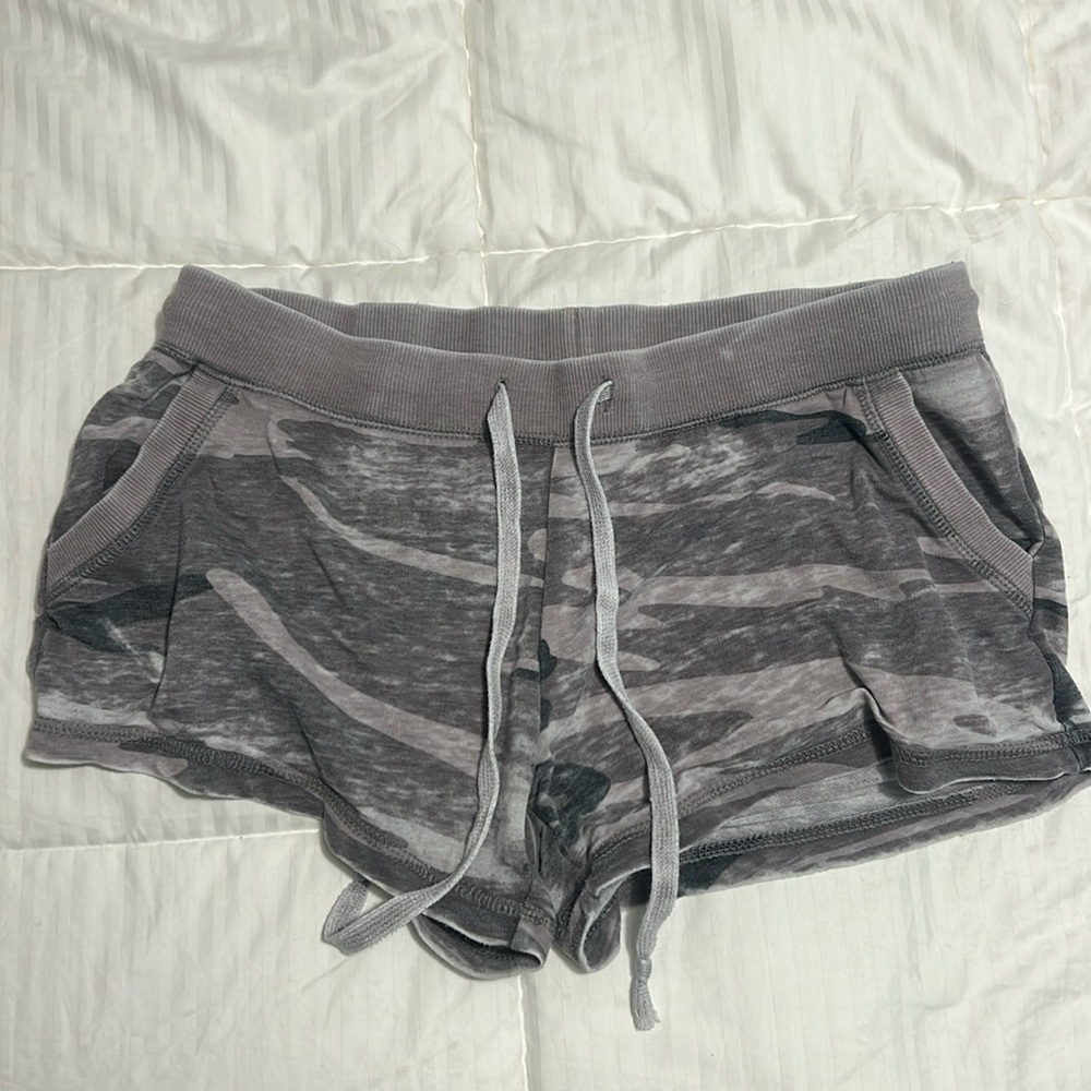 Z supply camo shorts
